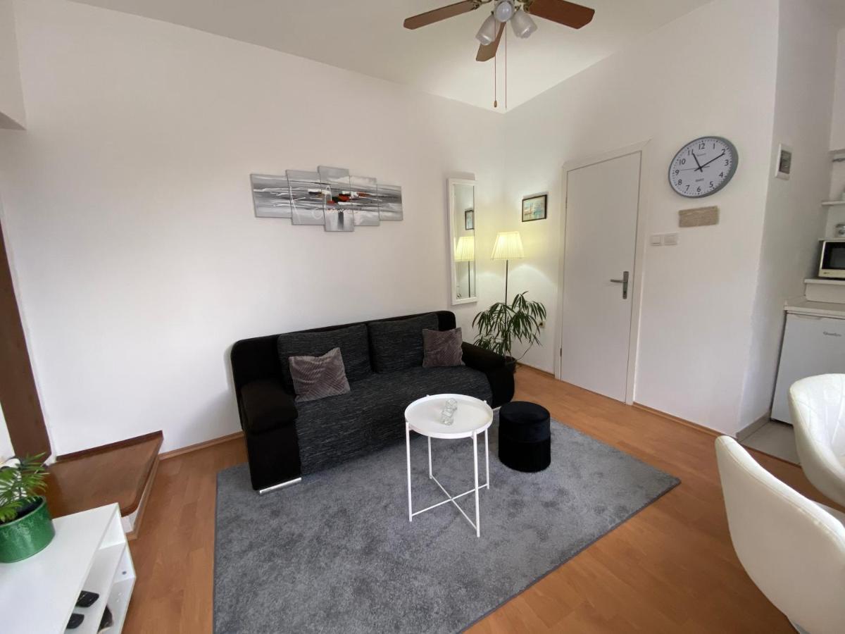 Apartment Andreja เซนญ์ ภายนอก รูปภาพ